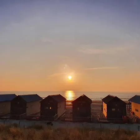 Strandvakantiehuisjes Katwijk カトウェイク・アーン・ゼー